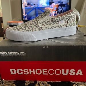 DC slip on - Cream/Grey/Pink Leopard print - Women’s size 6 1/2
